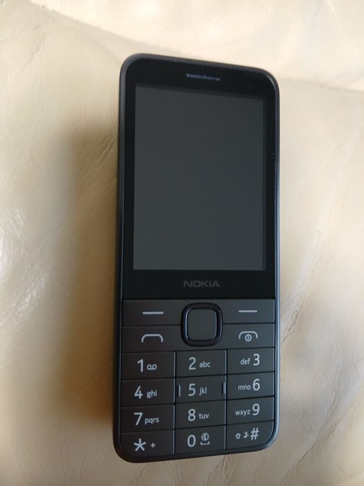 Nokia 235 4 G , перфектен.