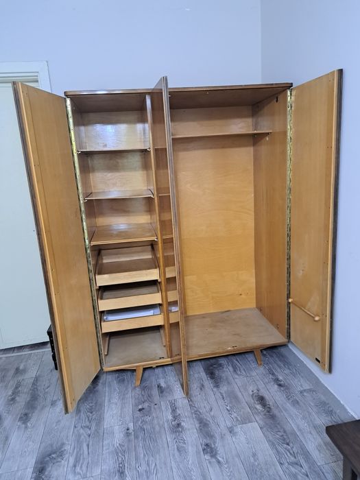 Продам шкаф для одежды
