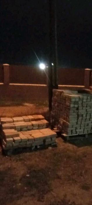 Vând cărămidă de 24 am 1400 este curata  preț 1,50