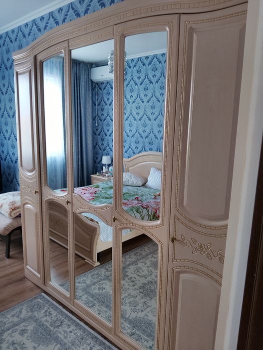 Спальный гарнитур