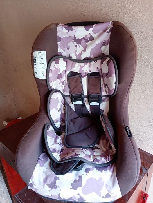 Vând scaun copii sau schimb cu animale