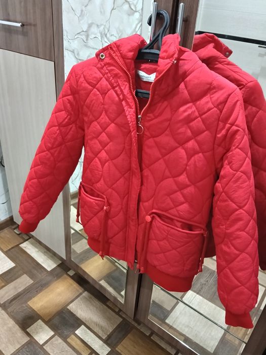 Продам  куртку женскую