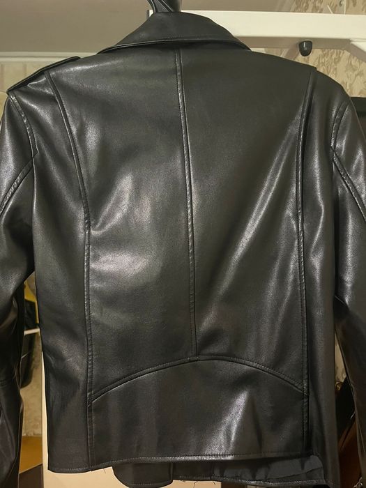 Кожаная куртка манго