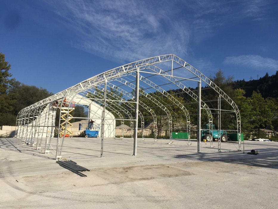 Hala metalica,hala rece