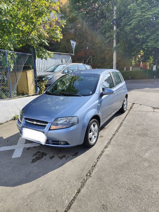 Vând Aveo Chevrolet