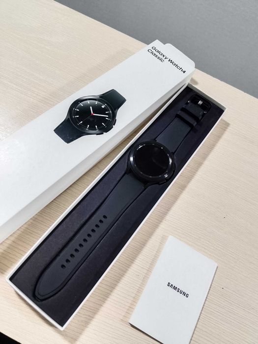 Смарт-часы Samsung Galaxy Watch 4 Classic