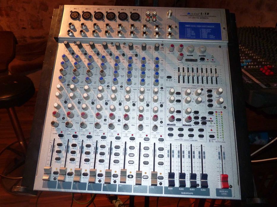 Продам микшерный пульт Alto L-12.