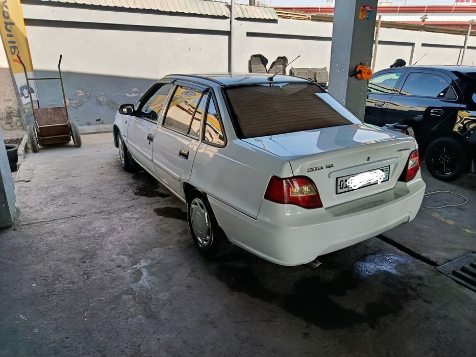 Nexia 2 DOHC sotiladi