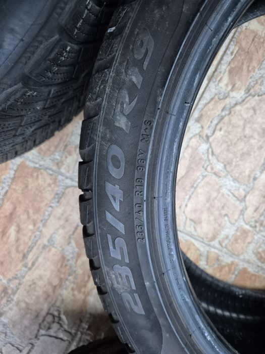 Vând cauciucuri 235/40/19 M+S 2și2 imp Germania