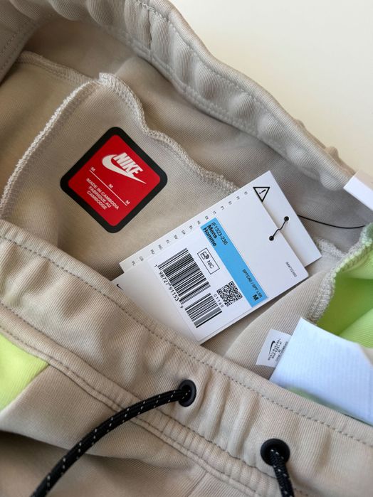 Nike tech fleece 2026 green