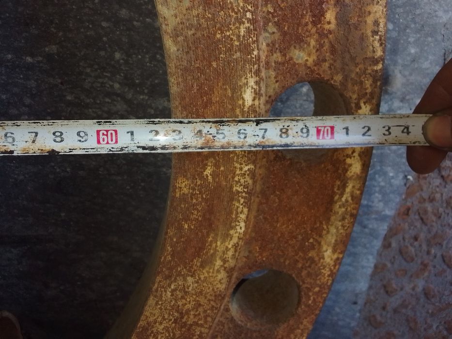 Продам фланцы разные отводы, вентиля