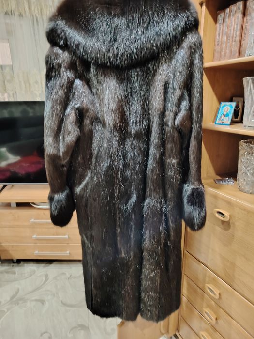 Продам шубу норковую