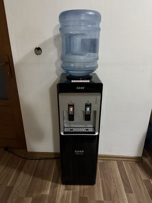 Dozator de apă cu minifrigider