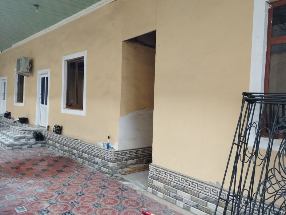 Uy sotiladi Sariosiyo Sentrdan