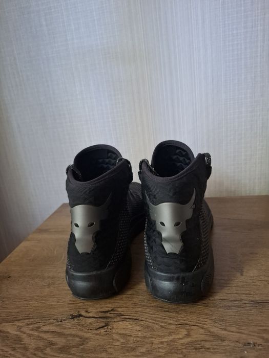 Under Armour маратонки 44 номер.