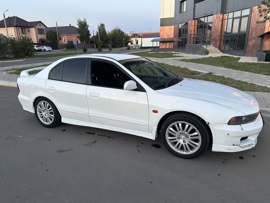 Mitsubishi galant 8