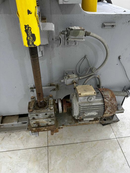 Вальцовочный станок