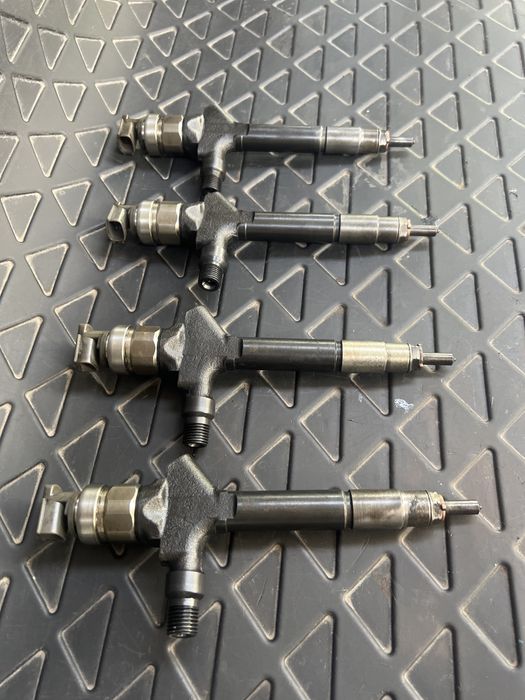 Set 4 injectoare Mazda 5 Mazda 6 2.0D RF7J 13H50 Factura si garantie!