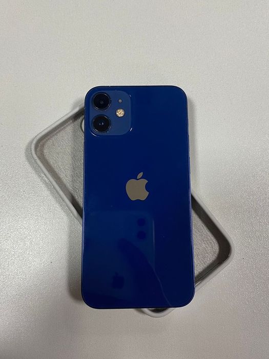 Продам тел Айфон 12