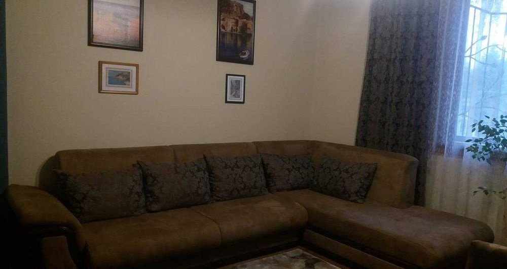 Дава се под наем Двустаен апартамент в Бургас, Център - 64 кв.м за 250 € - Снимка #2