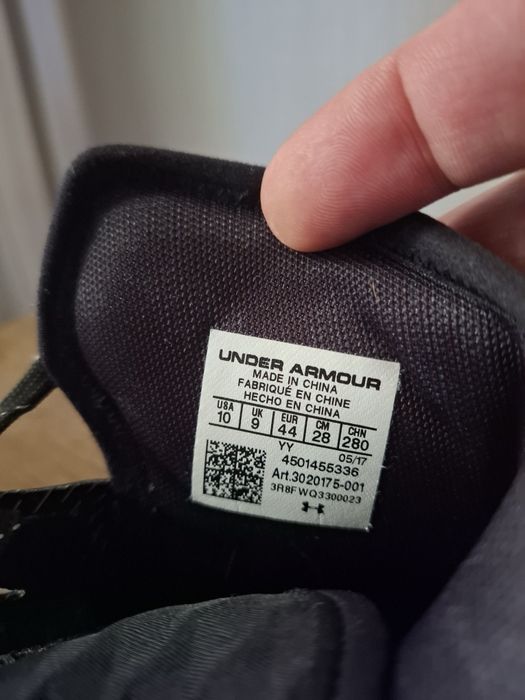 Under Armour маратонки 44 номер.
