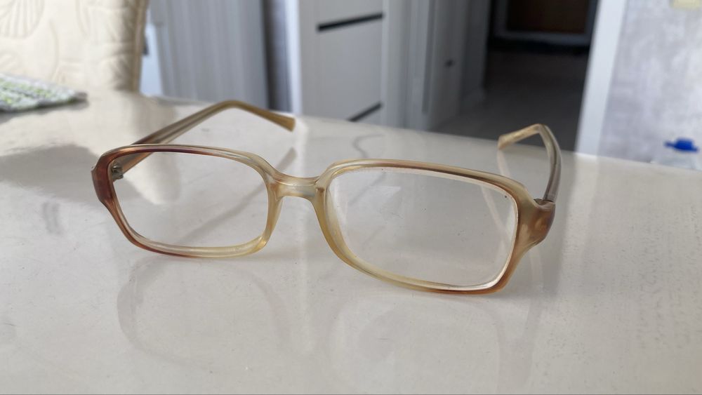 Оправа пластиковая