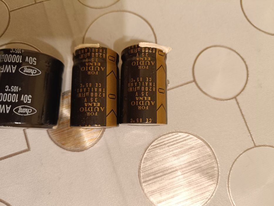 Condensatori electrolitici