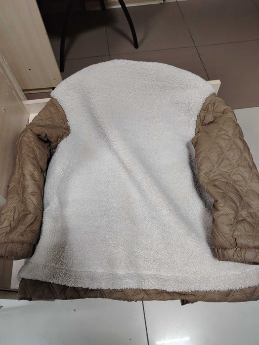 Отдам куртки девочковые 9-10 лет