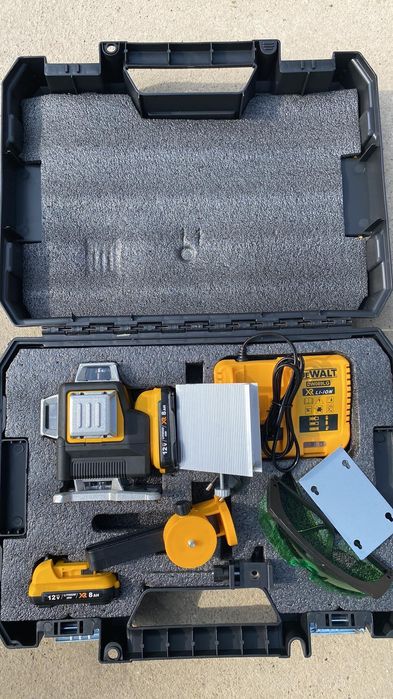 Лазерен нивелир DeWalt 16 линии 4Д