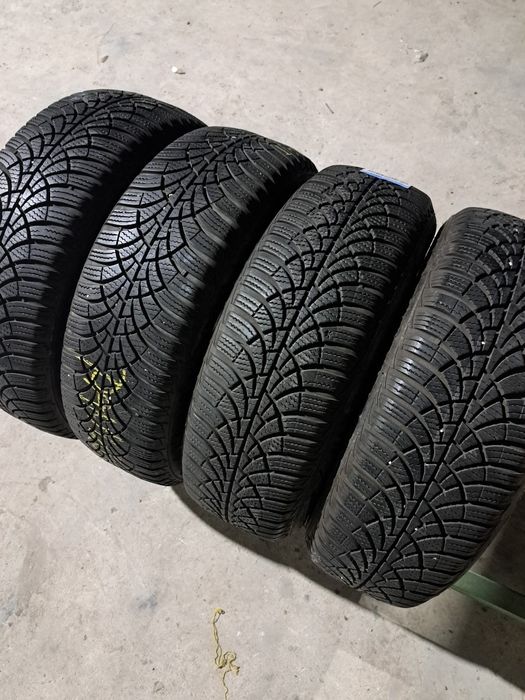 Set 4 anvelope iarnă 185 60 r15 Goodyear