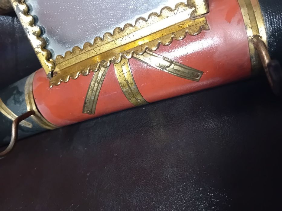 Закачалка  с рога  на  мексикански бивол.Закачалка  с  еленово краче.