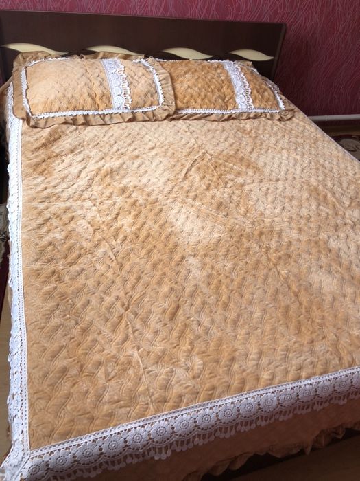 Продам Новое велюровое покрывало