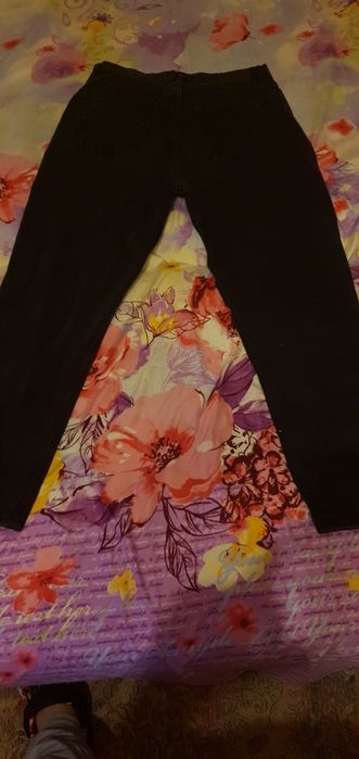 Blugi pull&bear negri