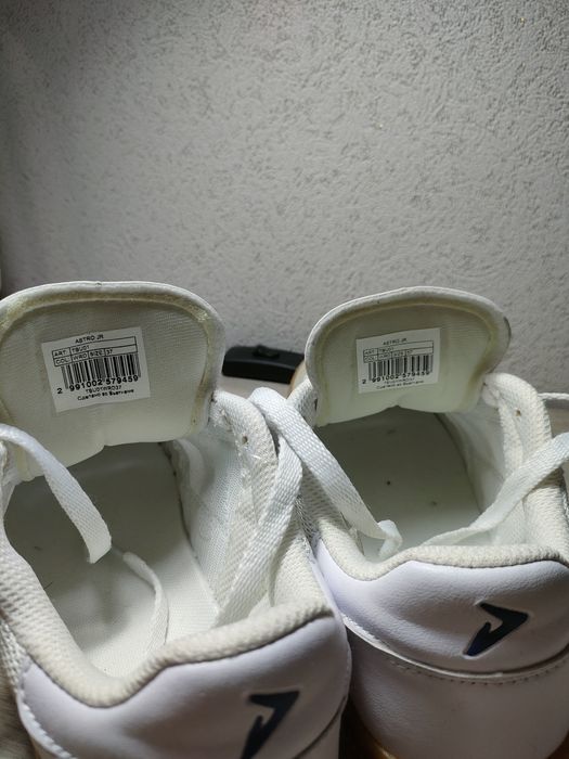 Продам кроссовки Demix