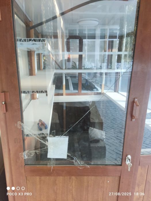 Akfa Butka 1,5 m ga 2 m sotiladi kelishadgan joyi bor