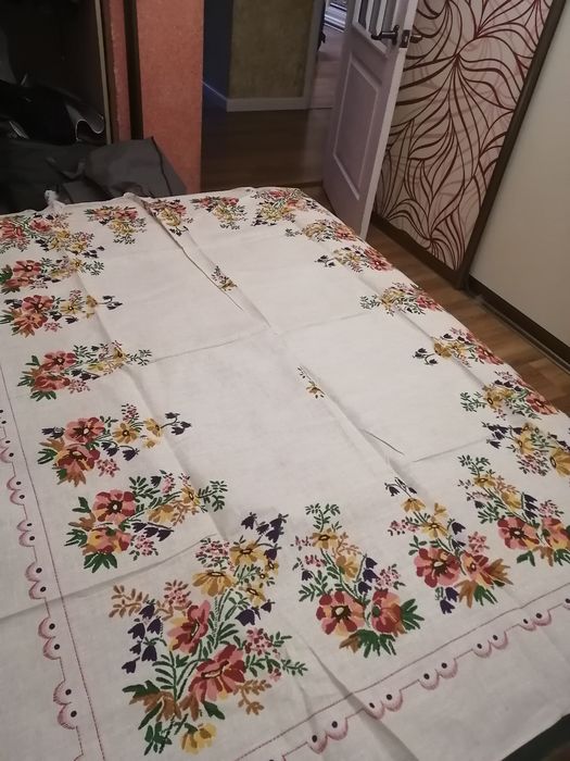Скатерти льняные