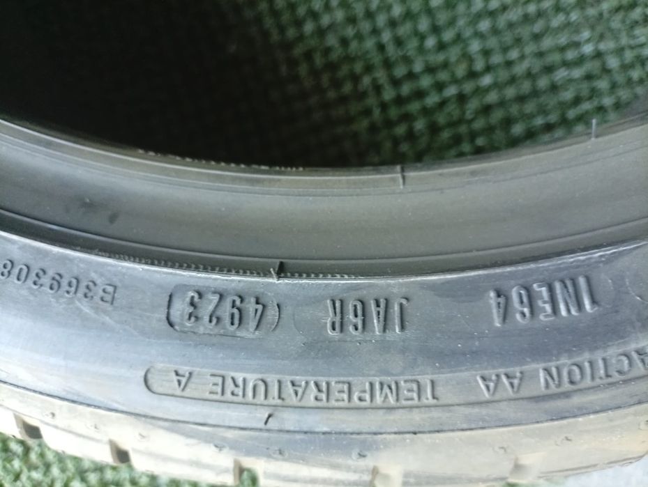 215 40 17 Dunlop Noi