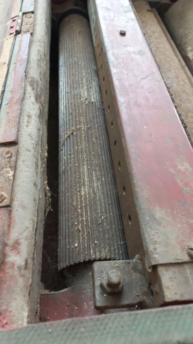 щрайхмус 610 мм.липсва двигателчето за нагоре надолу на плота и няма к