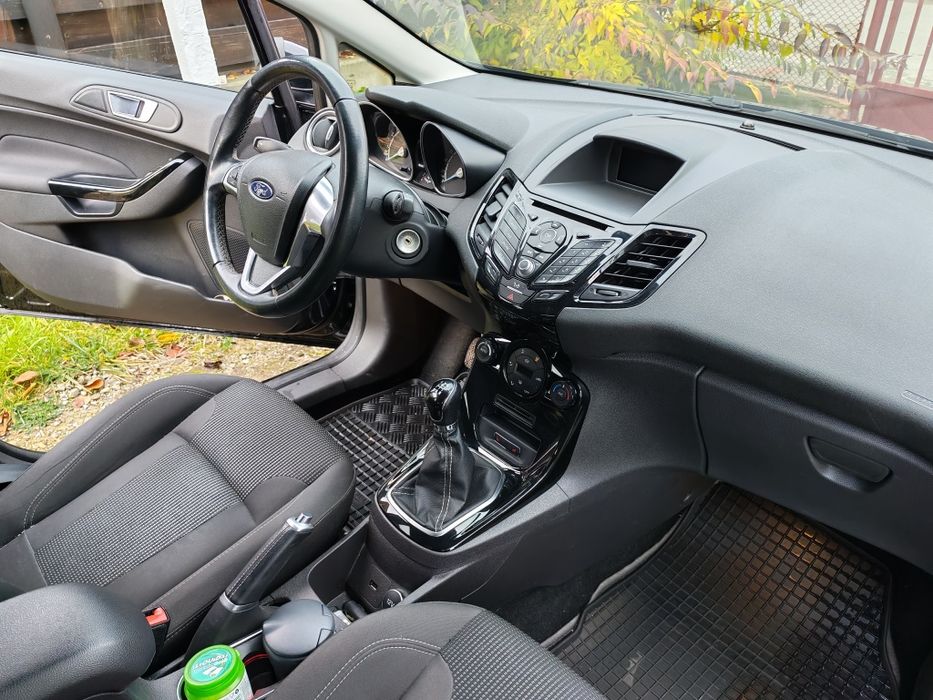 Vând Ford Fiesta Euro 6