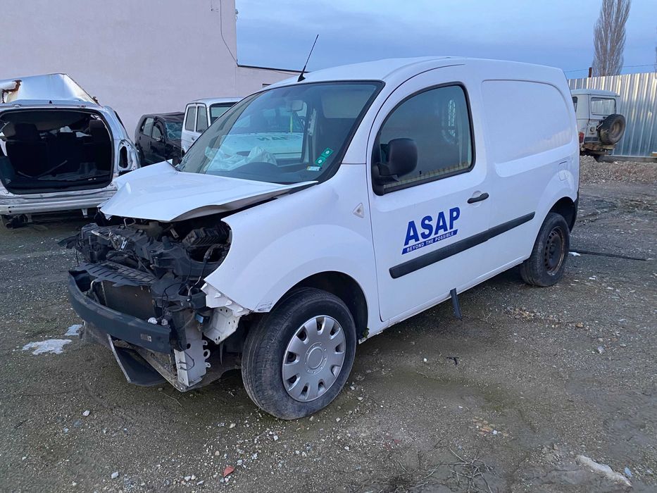 Renault Kango/ Рено Канго 1.5 дизел 2010 година на части