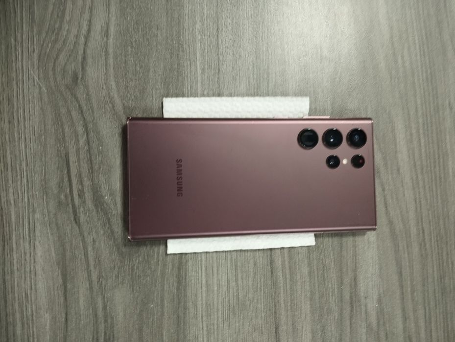 Samsung S22 ultra ideal holatda