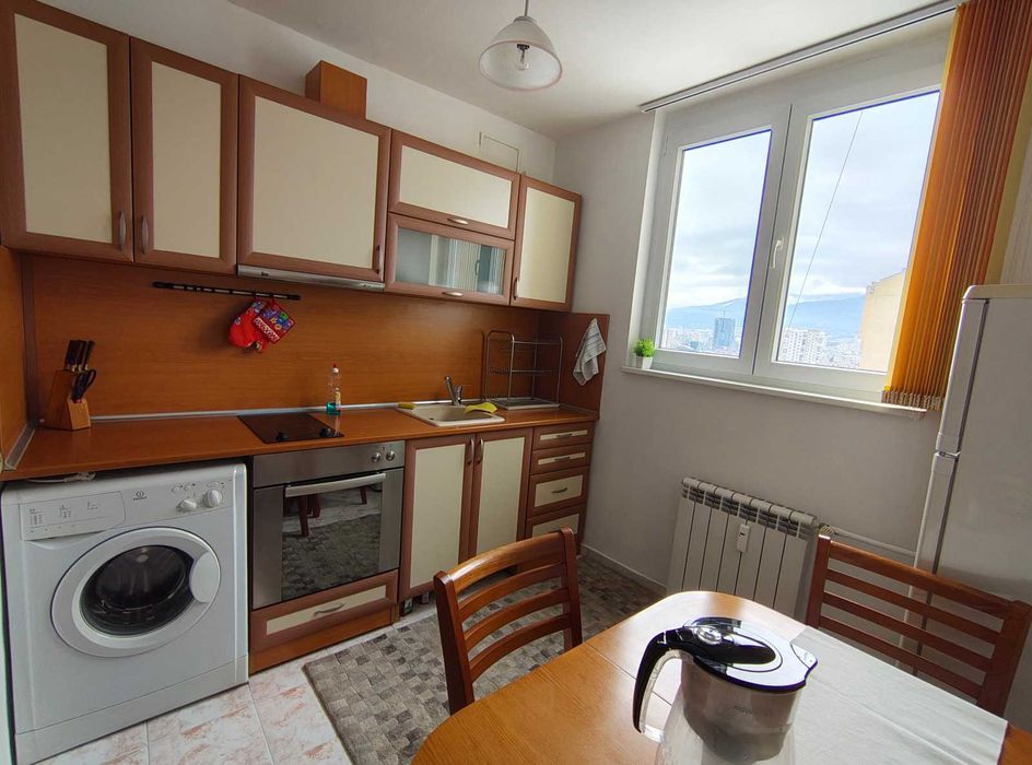 Тристаен имот в кв.Младост 1