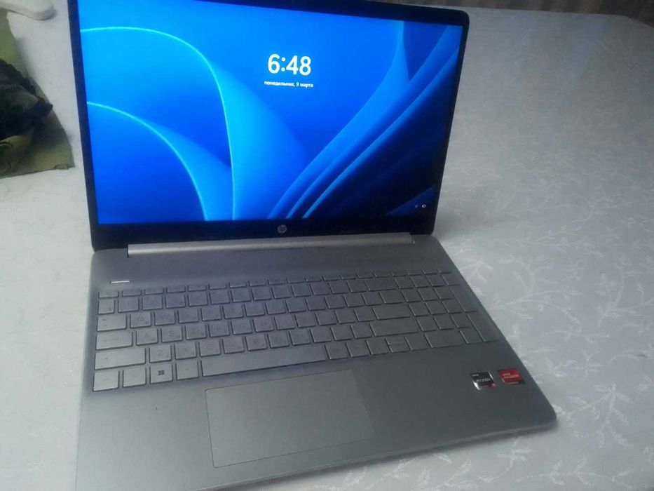 ноутбук HP Laptop