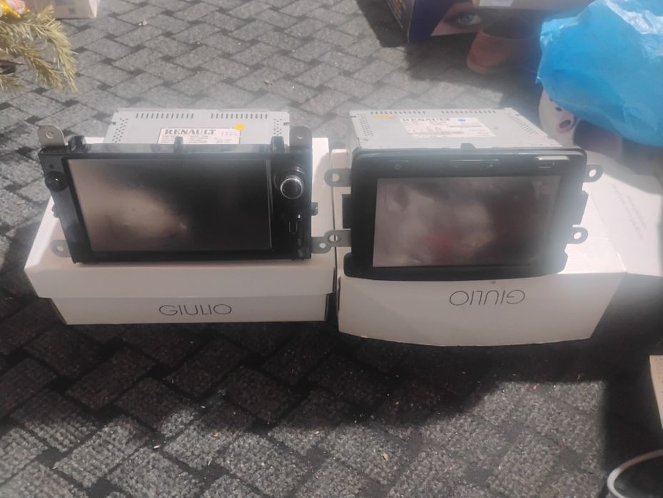 Vand 2 navigații medianav