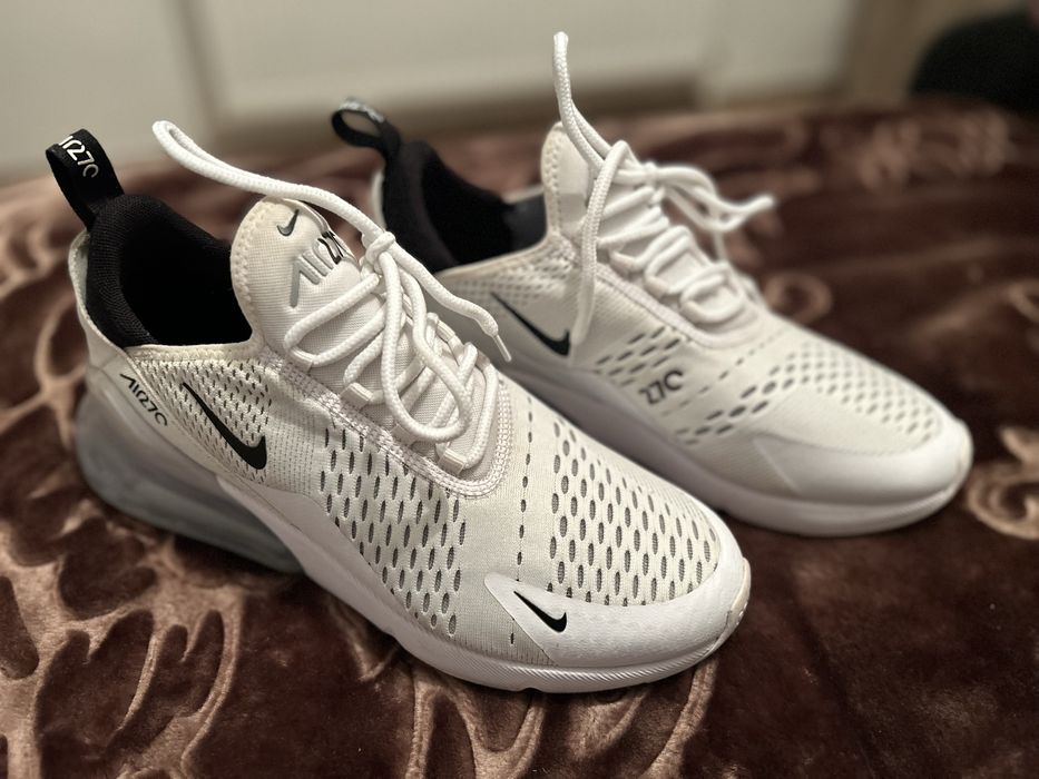 Adidași Nike Air Max 270