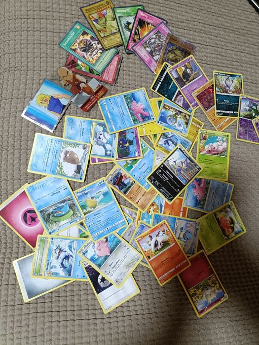 Cartonașe Pokemon