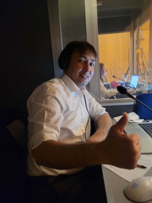 Профессионал синхрон таржима – 15+ йиллик тажрибага эга эксперт