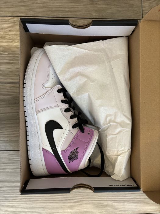 Air Jordan Mid Barely Grape 38