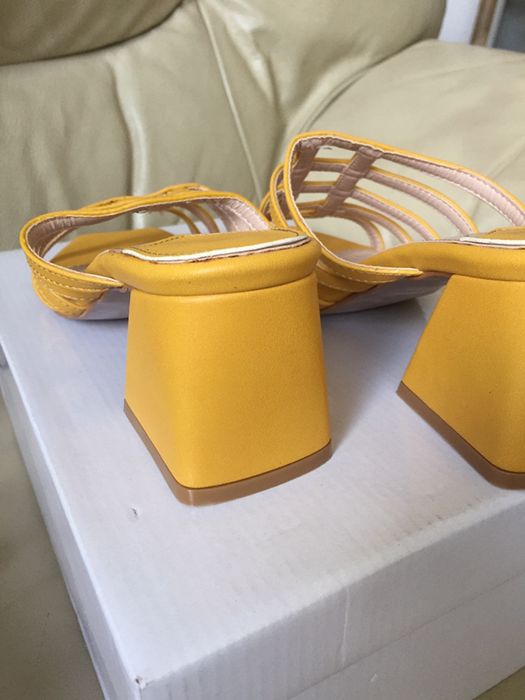 Дамски чехли на ток