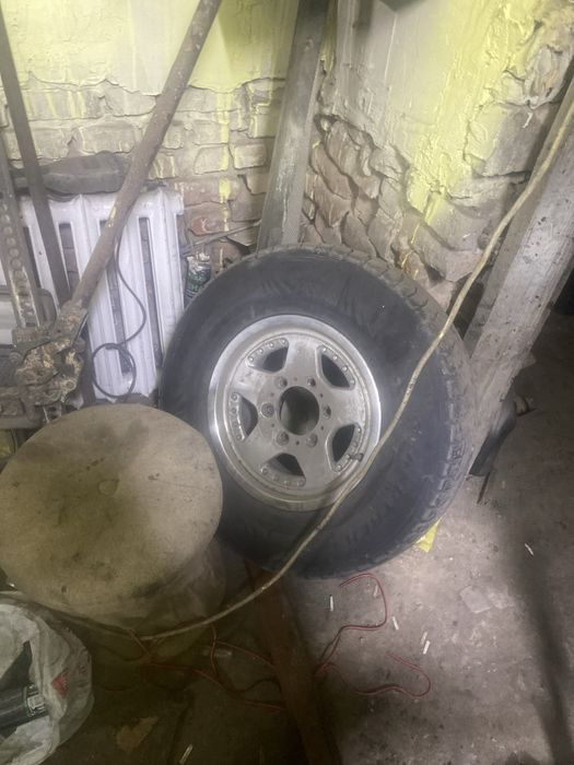 Продам диски с резиной делика